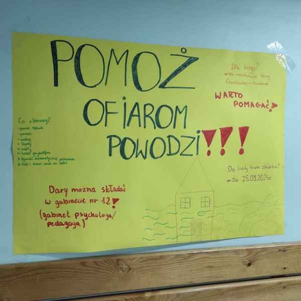 plakat "POMÓŻ OFIAROM POWODZI"