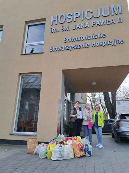 przekazujemy dary dla Hospicjum